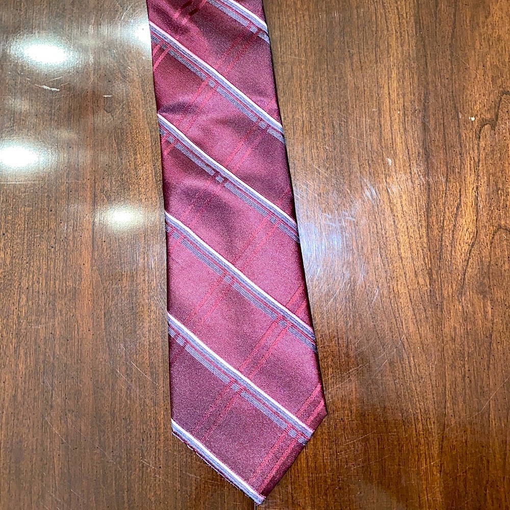 DKNY tie